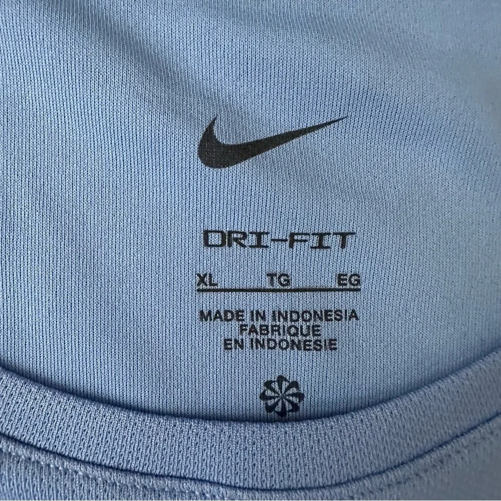Nike Men's Light Blue Long Sleeve Tee Size XL